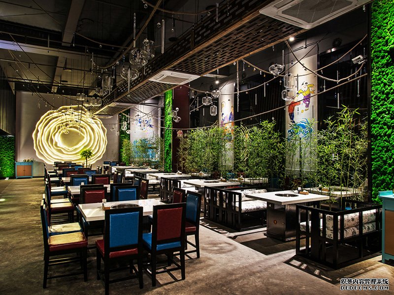 楊記湯鍋：火鍋店裝修設(shè)計案例