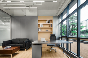 辦公室設(shè)計(jì)裝修施工：營造創(chuàng)意與協(xié)作的靈動(dòng)空