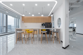 辦公室裝修中的“風(fēng)水布局”技巧：打造和諧聚